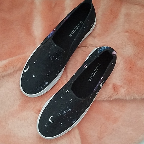 H&M Shoes - [3/$35,4/$48] H&M Divided Platform Slip on Shoes